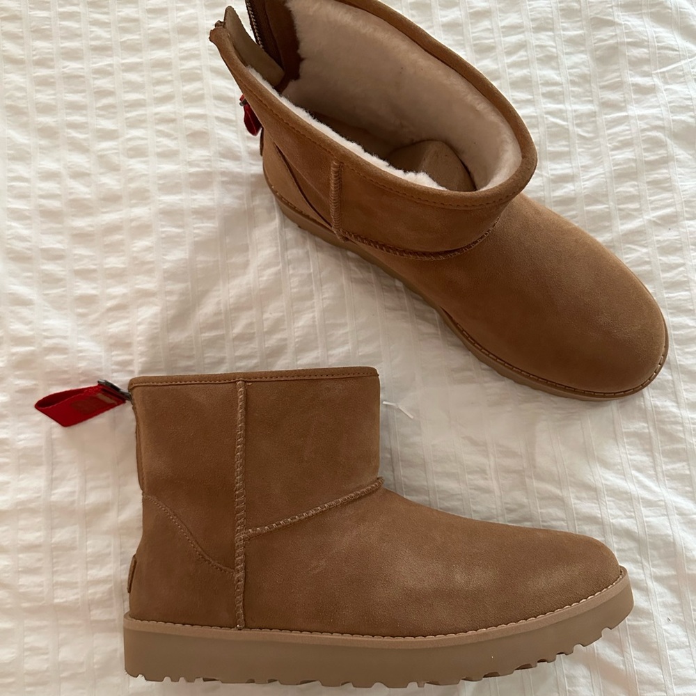 NEW in box! Ugg Womens 11 Classic Mini Zip Suede Bootie Boots in Chestnut!